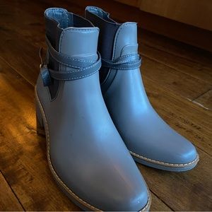 Bernardo Grey Ankle Rain boots